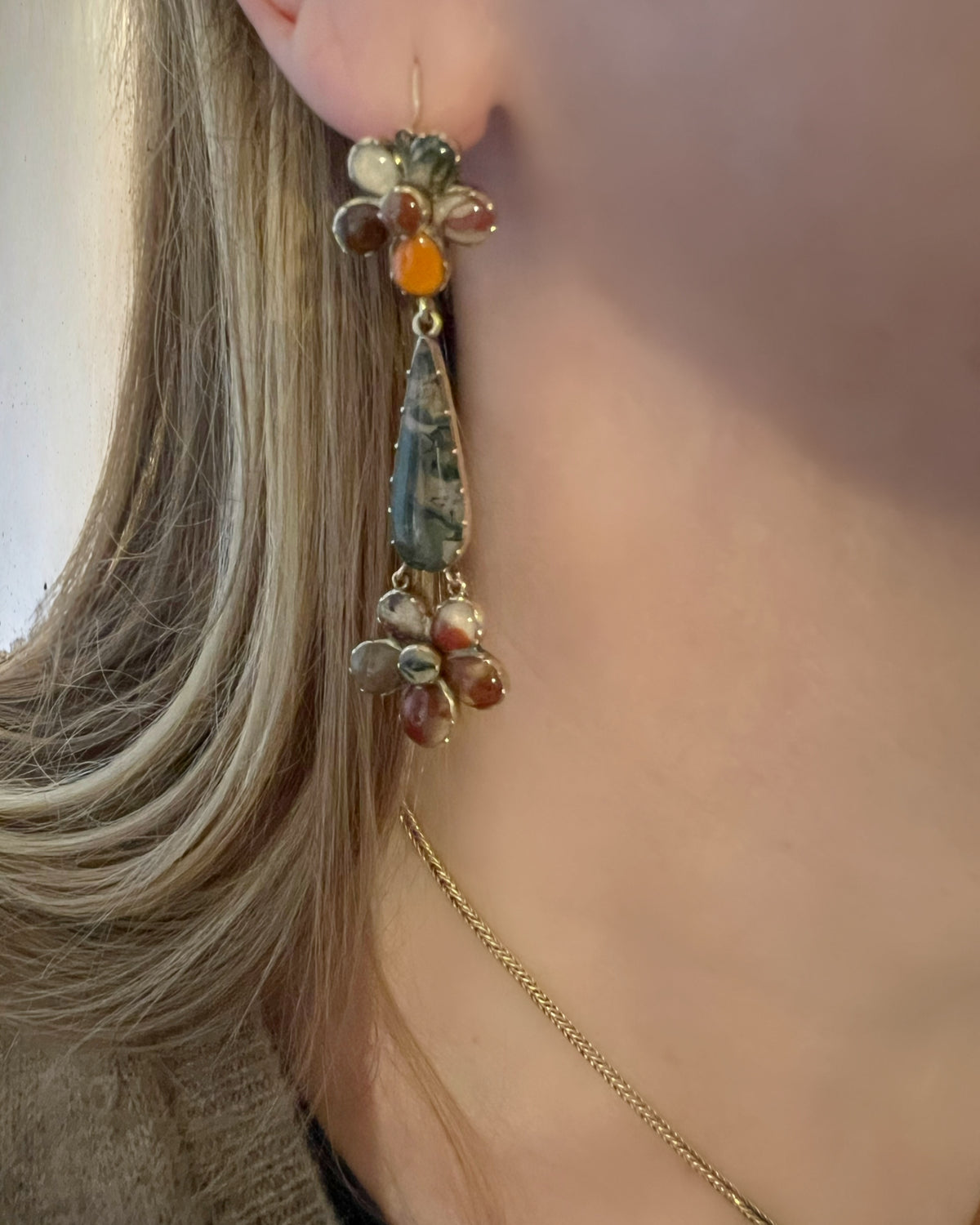 Georgian Agate Pansy Single Earring