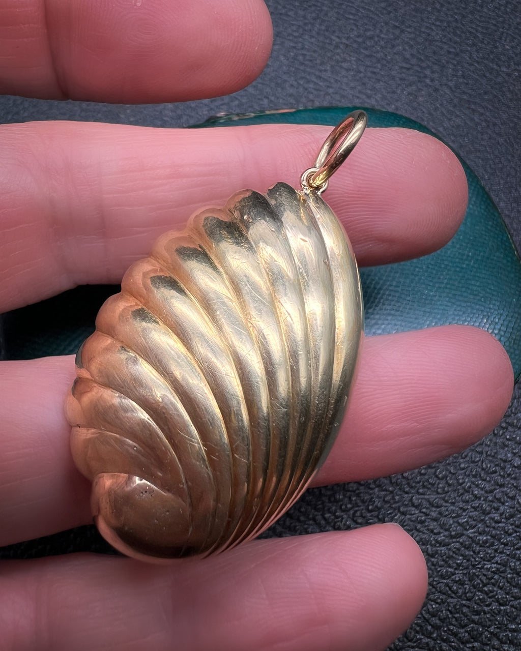 18 carat Victorian Seashell Pendant