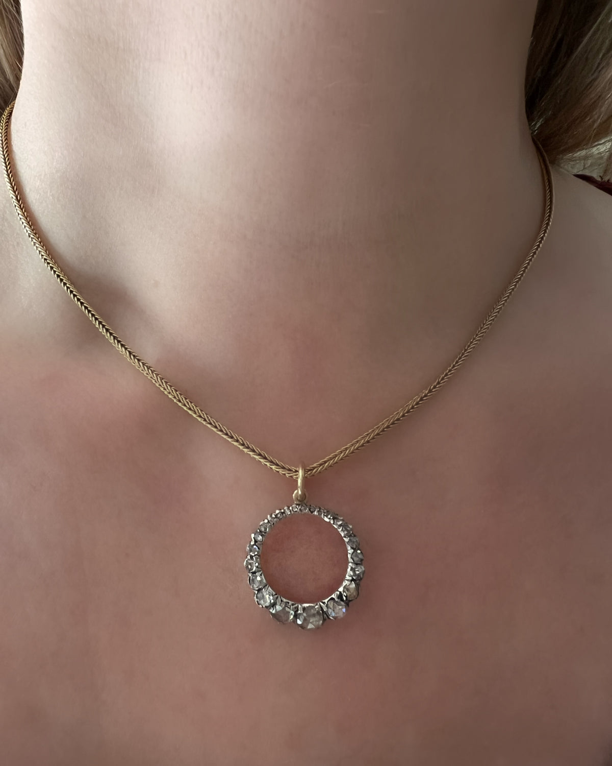 Rose Diamond Circlet pendant