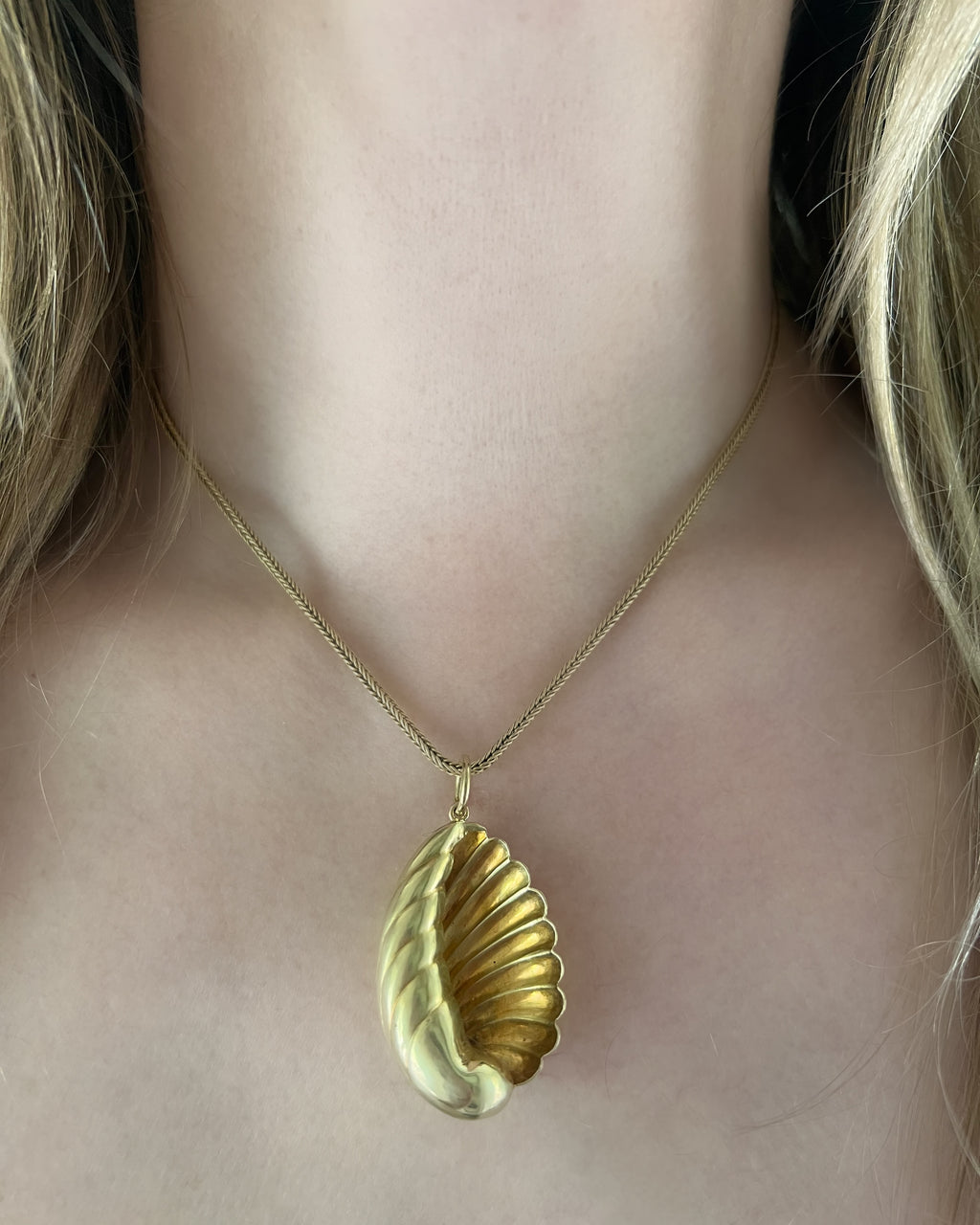 18 carat Victorian Seashell Pendant