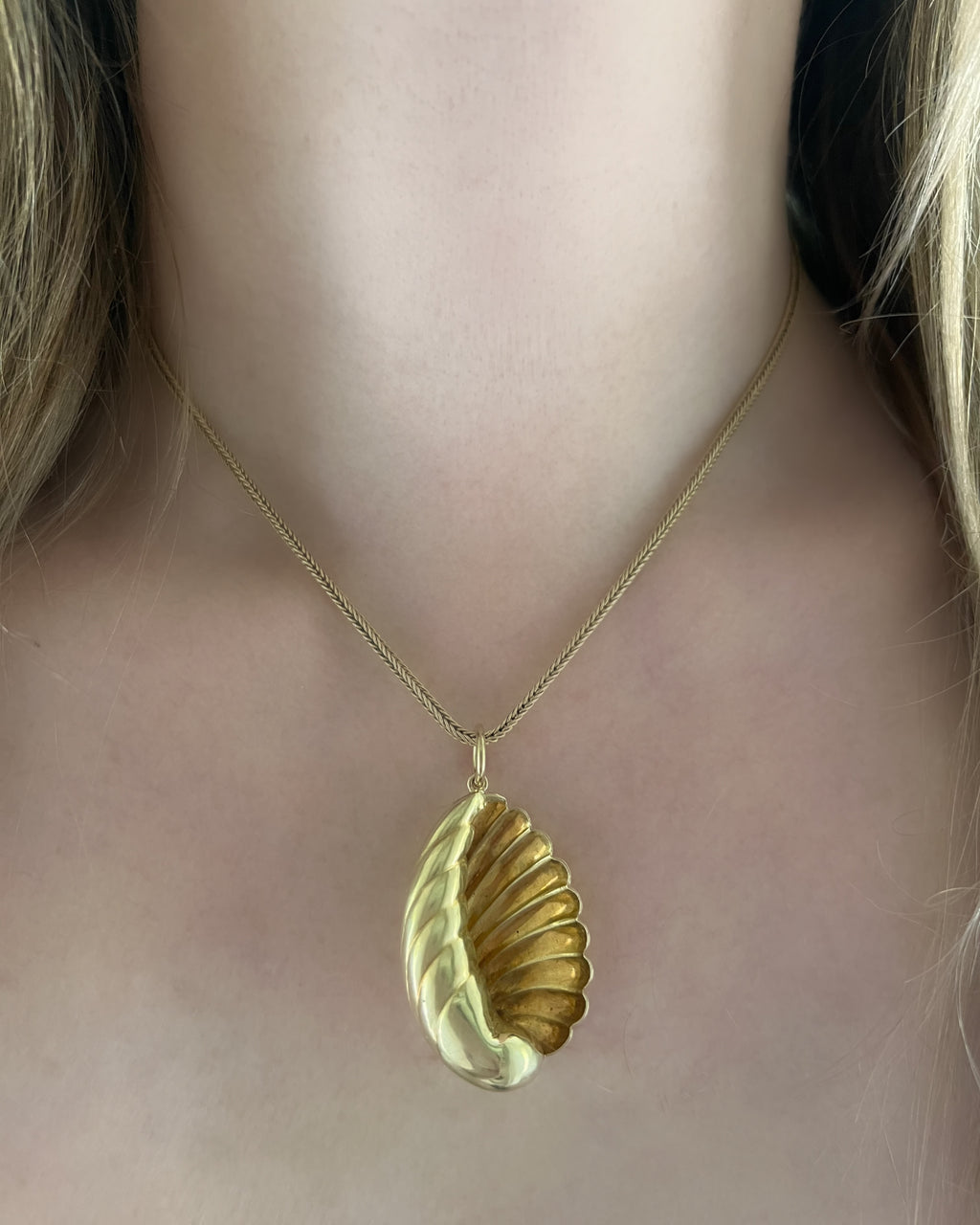 18 carat Victorian Seashell Pendant