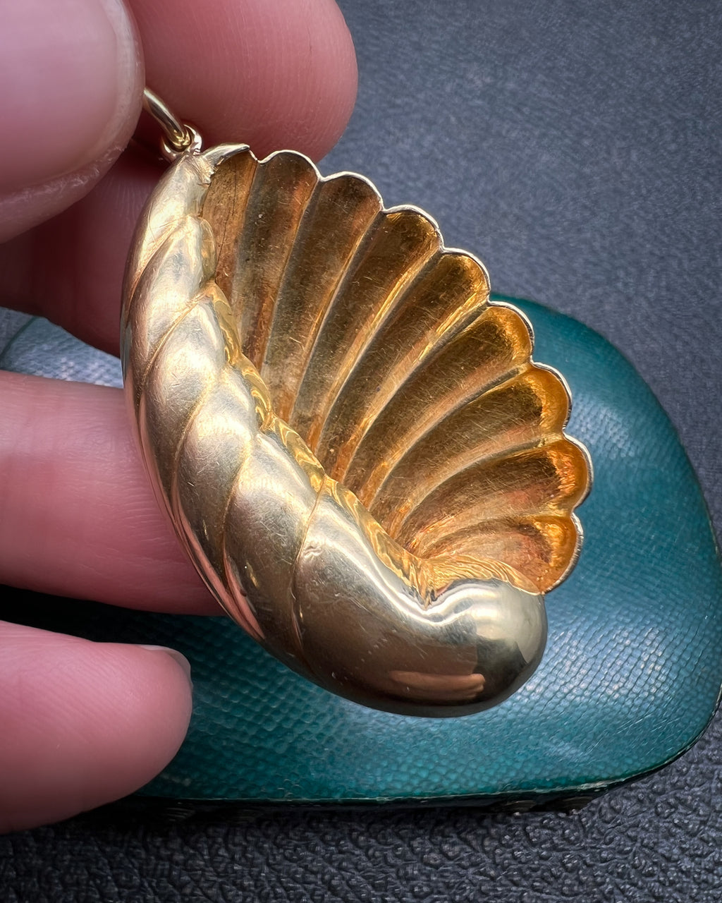 18 carat Victorian Seashell Pendant