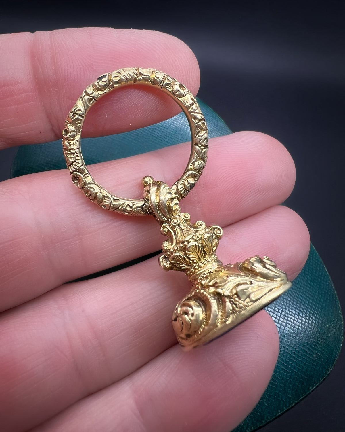 Georgian amethyst Lion Seal and Split Ring