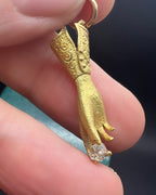 18 carat Cuffed Hand Pendant